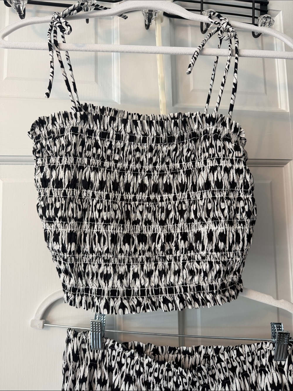 LOFT Black and White Smocked Crop Top and Wide-Leg Pants Set - Picture 2 of 2